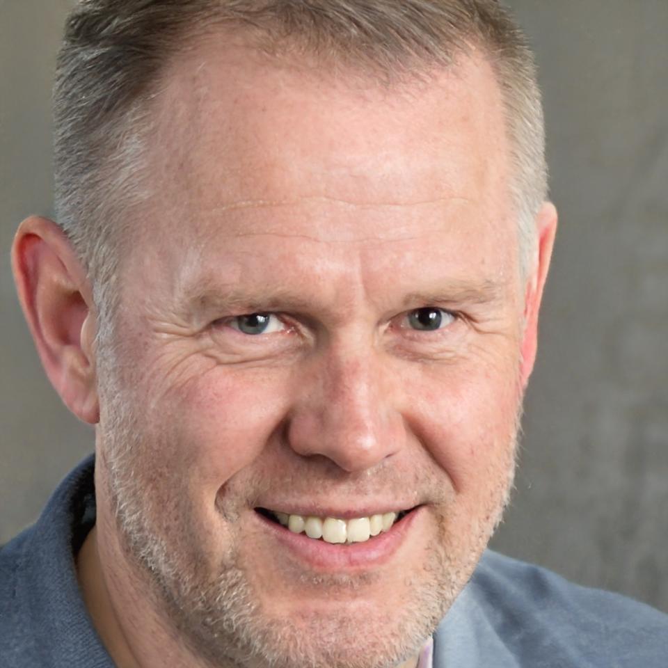 Björn Wildemann, Finanztrainer mit langjähriger Erfahrung im Online-Coaching